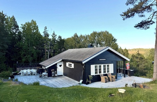 Marker House | Cabin with annex and view over Øymarksjøen