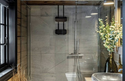 Veggli House | Cabin with hot tub and sauna on Vegglifjell