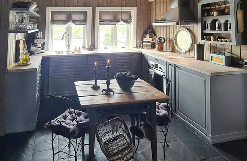 Flesberg House | Cabin with hot tub and views on Blefjell