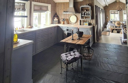 Flesberg House | Cabin with hot tub and views on Blefjell