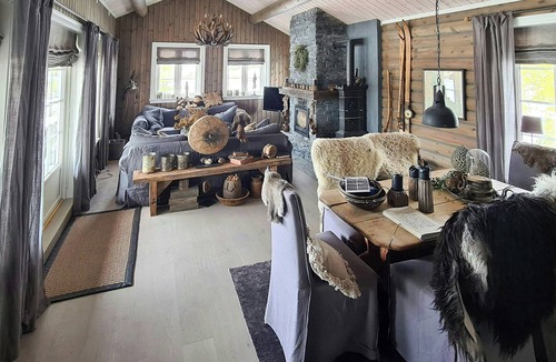 Flesberg House | Cabin with hot tub and views on Blefjell