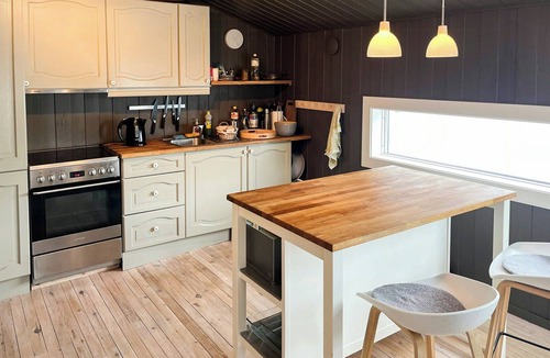 Rauland House | Cabin with mountain view near Lake Totak