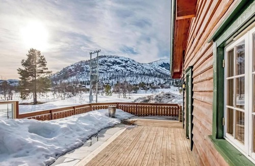 Hovden House | Cabin with sauna above tree line in Hovden