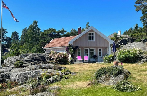 Risor House | Cabin with sea view near Risør