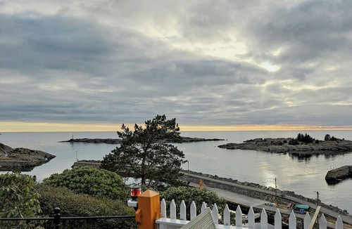 Sogndalstrand House | Cabin with views over Sogndalstrand