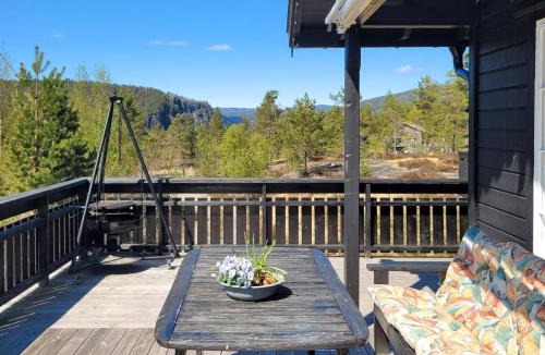 Dølemo House | Cabin With Wildlife And Hiking Trails
