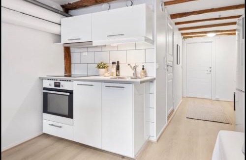 Trondheim City Centre Apartment | Canal View ! Central, 200 m from Train Station !