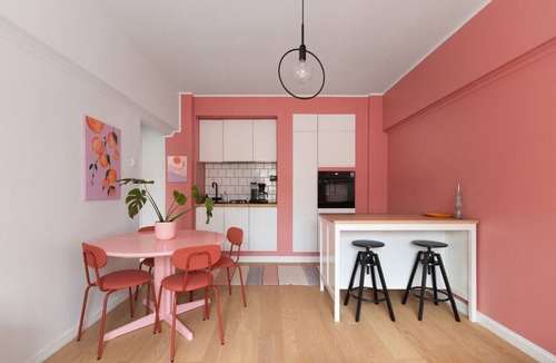 Keskinen District Apartment | Casa Coral - stylish one bedroom apartment with parking and great location