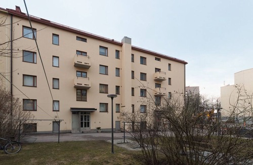 Keskinen District Apartment | Casa Coral - stylish one bedroom apartment with parking and great location