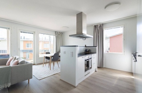 Aviapolis Villa | Casa Painter - 4BR terraced house with sauna near airport
