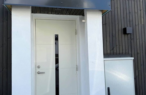 Haugesund Apartment | Central 2-Bedroom Apartment Free Parking & Wifi