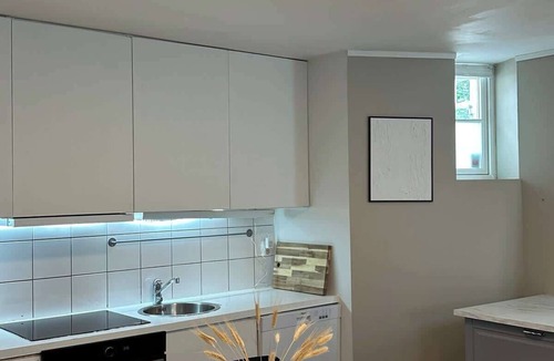 Haugesund Apartment | Central 2-Bedroom Apartment Free Parking & Wifi