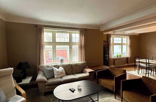 Haugesund Apartment | Central 3-Bedroom Apartment Free Parking & Wifi