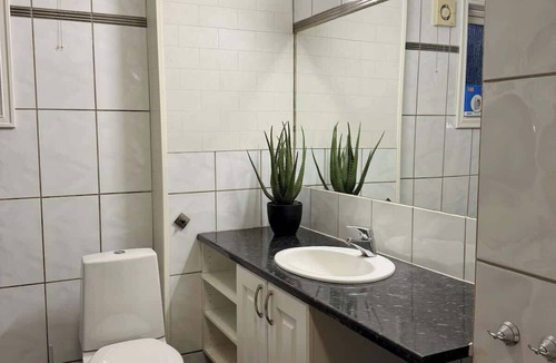 Haugesund Apartment | Central 3-Bedroom Apartment Free Parking & Wifi