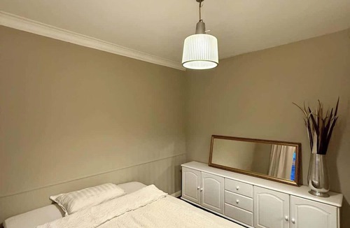 Haugesund Apartment | Central 3-Bedroom Apartment Free Parking & Wifi