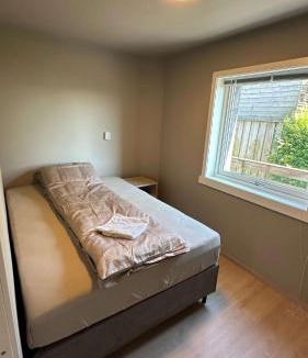 Haugesund Apartment | Central 3-Bedroom Apartment Free Parking & Wifi