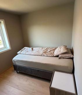Haugesund Apartment | Central 3-Bedroom Apartment Free Parking & Wifi