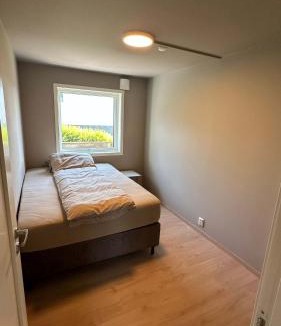 Haugesund Apartment | Central 3-Bedroom Apartment Free Parking & Wifi