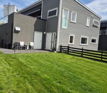 Honefoss Apartment | Central 3-room apartment with free parking