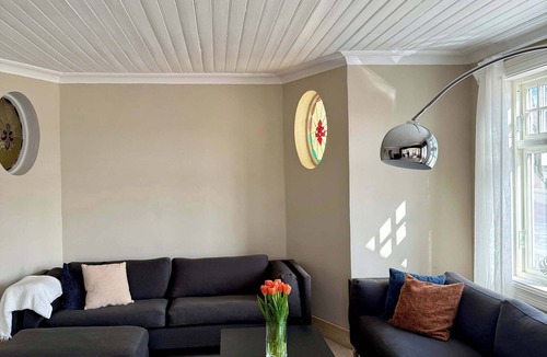 Haugesund House | Central 4-Bedroom Apartment Free Parking & Wifi