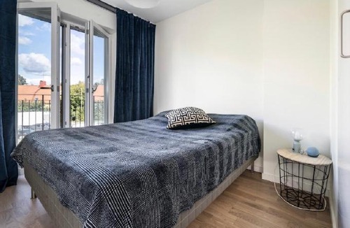 Appelviken Apartment | Central apartment 5min drive to the Airport.