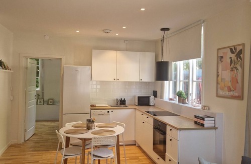 Fagelbo-Vaster-Oster Apartment | Central City Apartment B