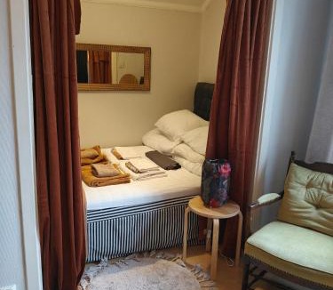 Umea Apartment | Central hel lägenhet. Nära till allt.