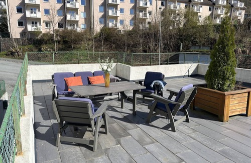 Arstad Apartment | Central loft with parking in Bergen