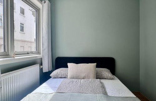Gronland Apartment | Central Oslo Executive 2-Bedroom Apartment lift Street Parking 8 guests