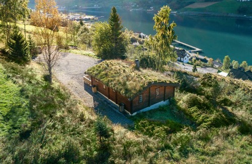 Olden Ski Chalet | Chalet Fjordblick I by Interhome
