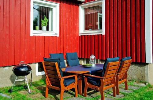 Skallinge Ski Chalet | Chalet Olleredsbro by Interhome