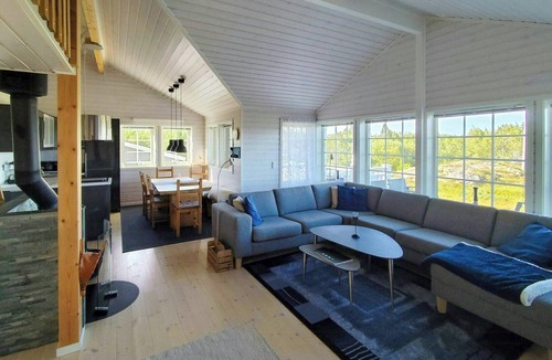 Hitra House | Chalet with views of skerries on Hitra