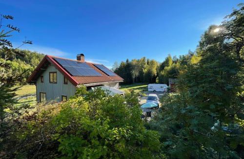 Stromstad O Apartment | Charmigt äldre hus, laddbox 22 kw, 5 bil-minuter till bad