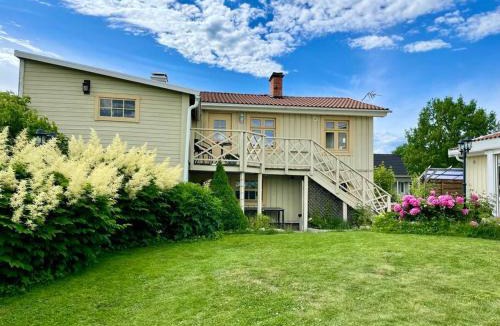 Eskilstuna Apartment | Charmigt sekelskifteshus med närhet till det mesta