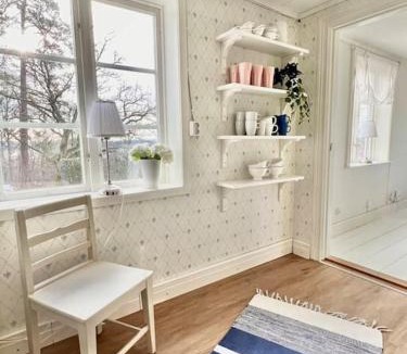 Gamleby House | Charmigt torp på höjden