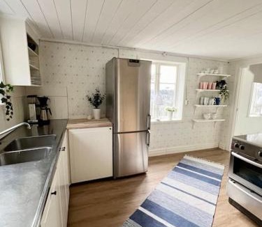 Gamleby House | Charmigt torp på höjden
