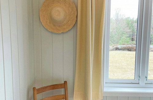 Risor House | Charming 1970s cabin at Risør, Øysang