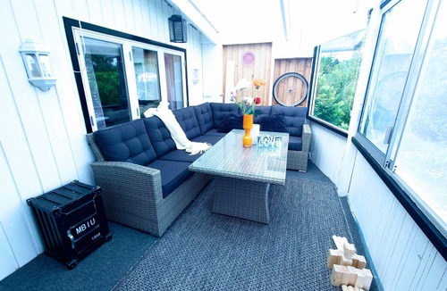 Alingsas Municipality Villa | Charming 2-bedroom house in welcoming Västra Götalands län with AC, WiFi