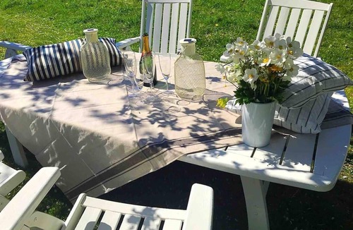Horndal House | Charming 6 bedroom House & Horse Farm - Sleeps 12