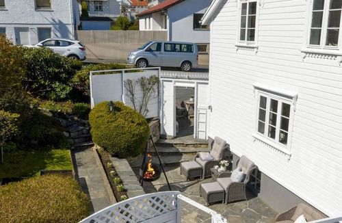 Haugesund House | Charming and centrally located detached house by the marina. 3 bedroom, EV charg