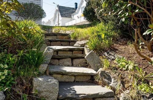 Haugesund House | Charming and centrally located detached house by the marina. 3 bedroom, EV charg