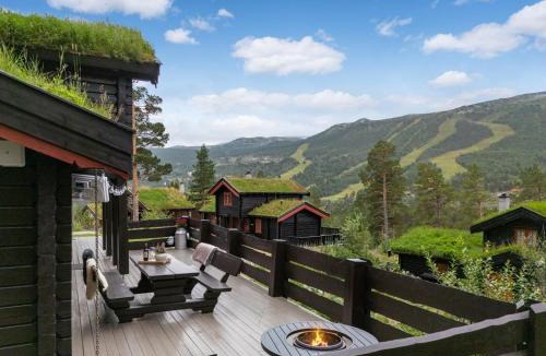 Hol Municipality Ski Chalet | Charming cabin by Hallingskarvet ski center