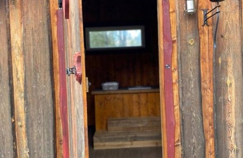 Gjerstad Cabin | Charming cabin from the 1900s in scenic surroundings