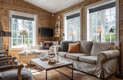 Gol Municipality House | Charming cabin in Hemsedal Golf Alpin - ideal for families, fishing & skiing
