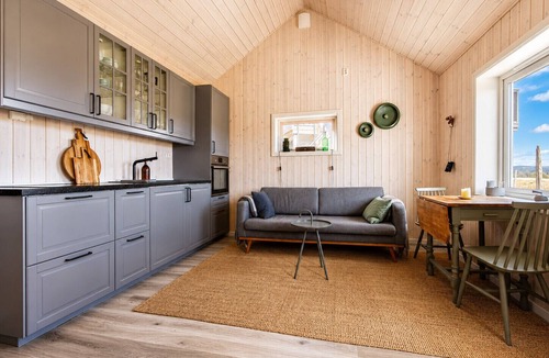 Kamben Cottage | Charming cabin with a view