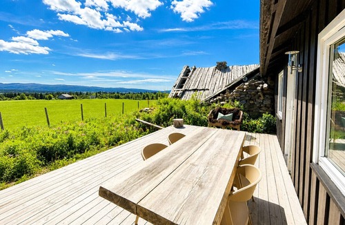 Kamben Cottage | Charming cabin with a view