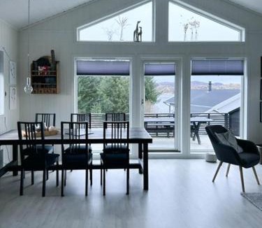 Gulen House | Charming Cabin With Archipelago Views In Sogn