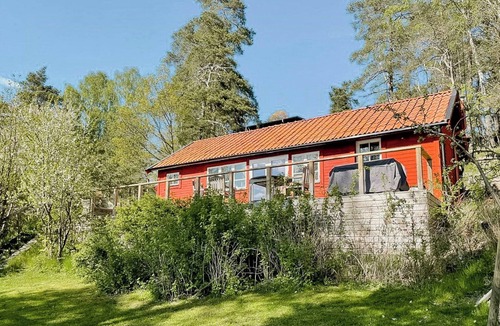 Varmdo House | Charming cabin with sea view in nice surroundings