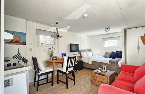 Ellos House | Charming cottage by the sea in Ellös | SE09184