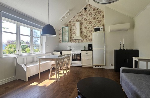 Hoviksnas House | Charming cottage in Höviksnäs just 500m from the sea | SE09116